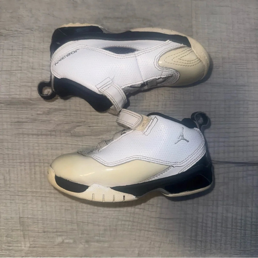 Children’s Air Jordan White Shoes- Size 8C (Baby Shoes)